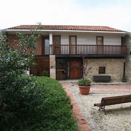 Posada Los Calderones ซันติยานาเดลมาร์ ภายนอก รูปภาพ